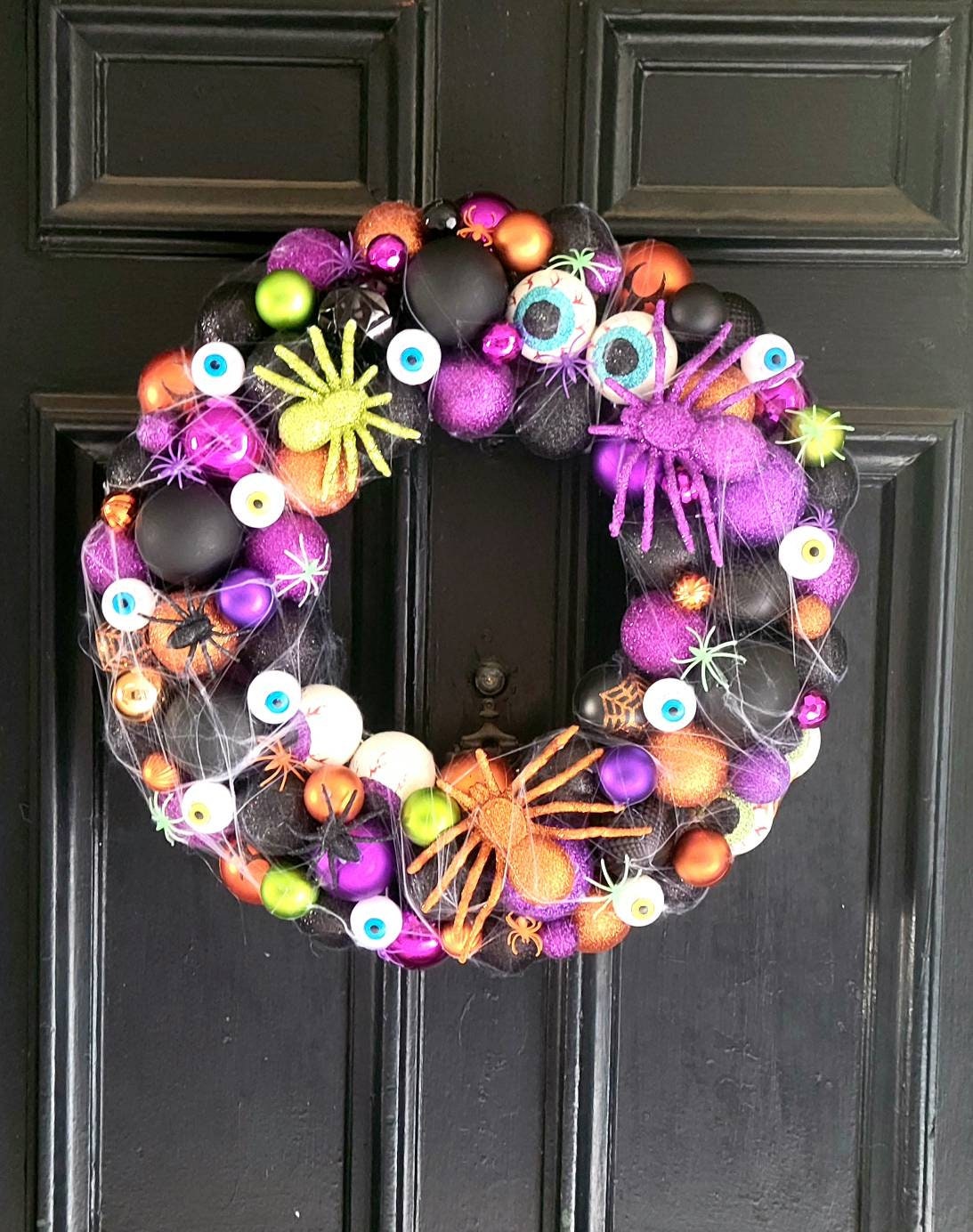 Halloween Ornament Wreath: Glitter Spiders and Eyeballs (20 inch)