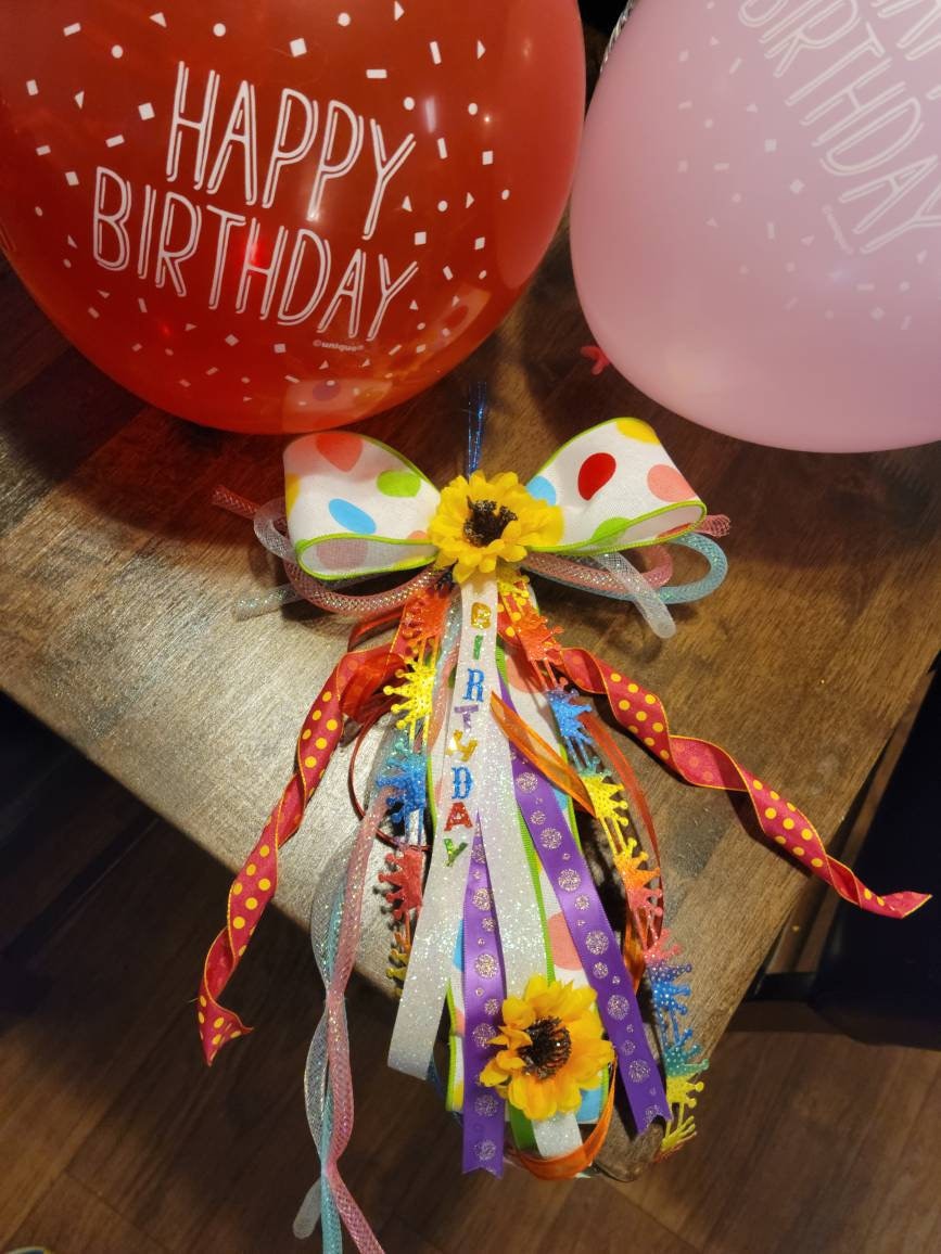 Birthday Money Pin: Festive Ribbon Celebration