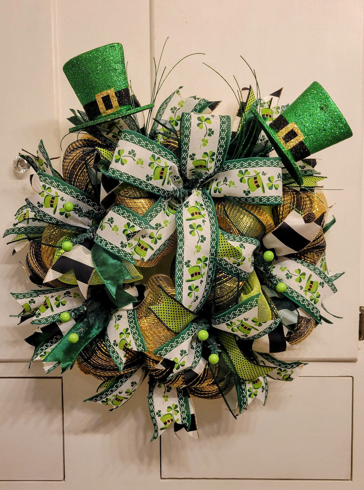 St Patrick's Day Wreath, Shamrock and Leprechaun Hat, Metallic Mesh